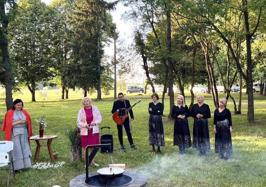 Užburiantis vakaras Verbūnų parke
