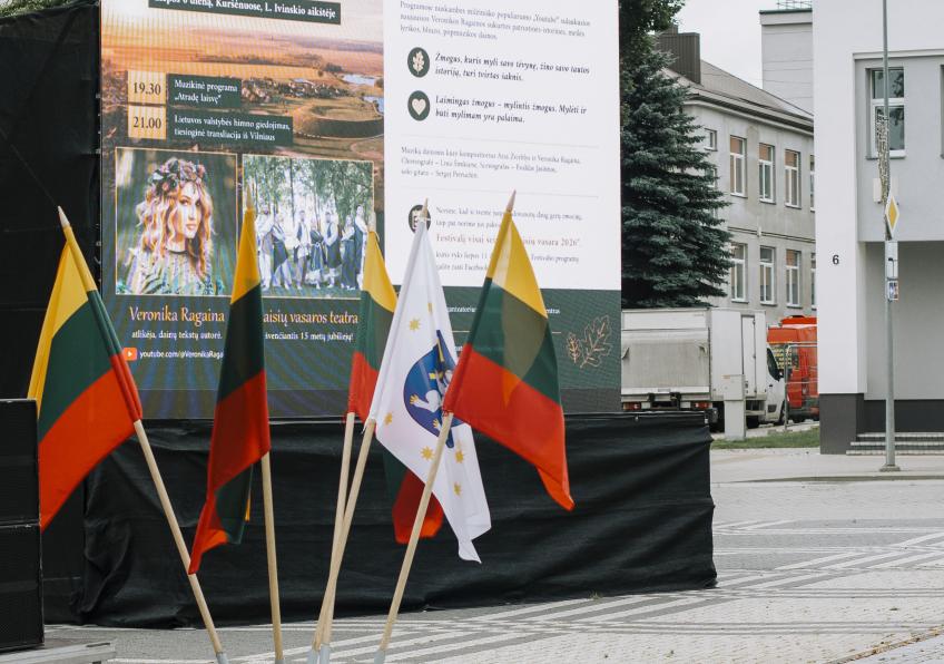 Kuršėnuose iškilmingai paminėta Valstybės ir Tautiškos giesmės diena