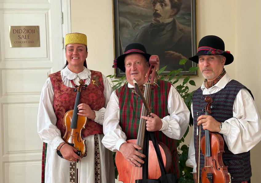 Turininga Tradicinės styginių instrumentų grupės išvyka