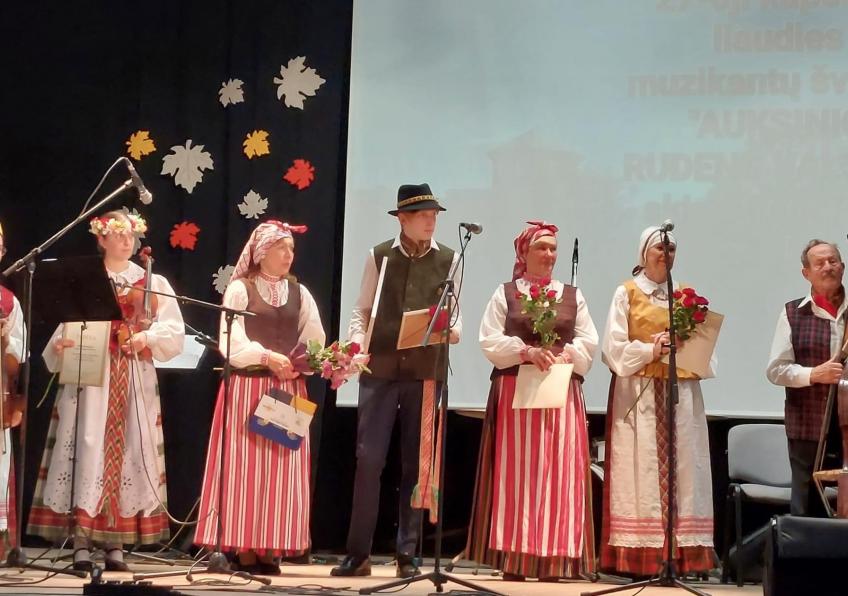 XXVII Šiaulių rajono kapelų ir liaudies muzikantų šventė „Auksinio rudens valsas“ Ginkūnuose