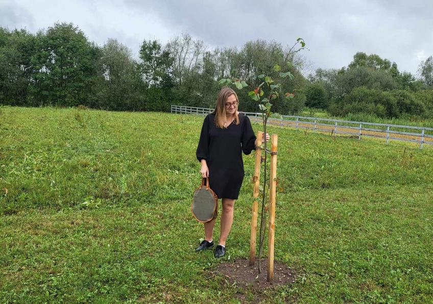 Naisiuose lankėsi Zigmo Gėlės laureatė, poetė Birutė Grašytė-Black