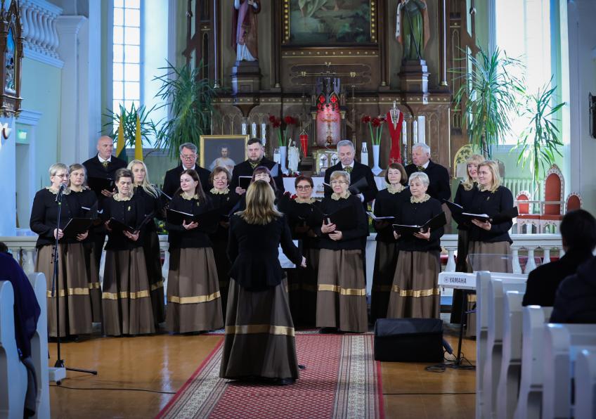 Chorinė sakralinė muzika Kuršėnų Šv. Jono Krikštytojo bažnyčioje