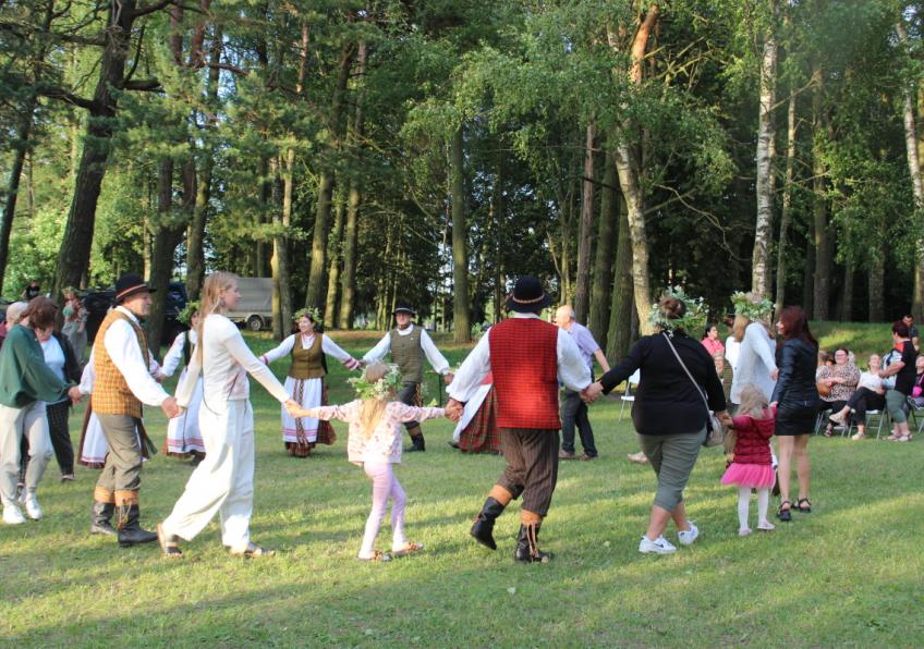 Senosios Joninių tradicijos Kairiuose