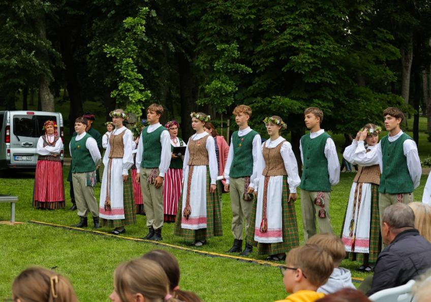Joninės Kuršėnuose: magiška naktis, sujungusi bendruomenę
