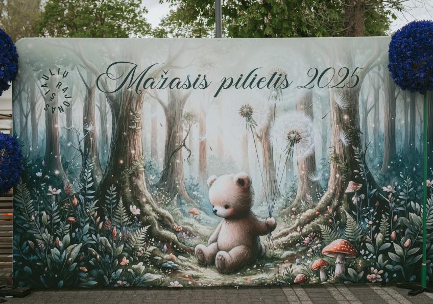 Kuršėnuose nuaidėjo vaikystės ir šeimos šventė „Vaikystė telpa delne“
