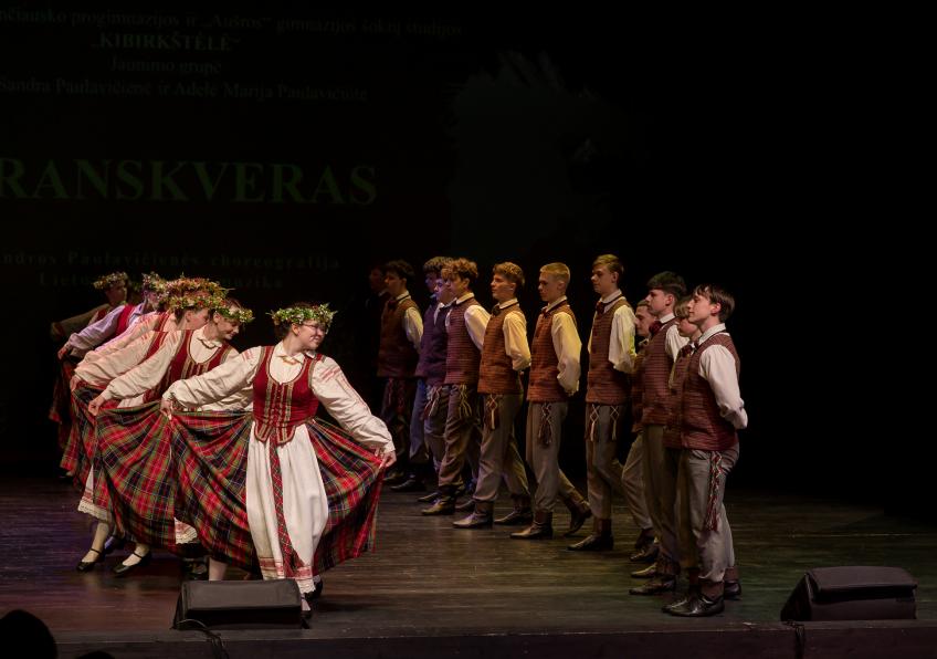 XIV respublikinis vaikų ir moksleivių liaudiškų šokių grupių festivalis „Jaunimėlis pasišoks“