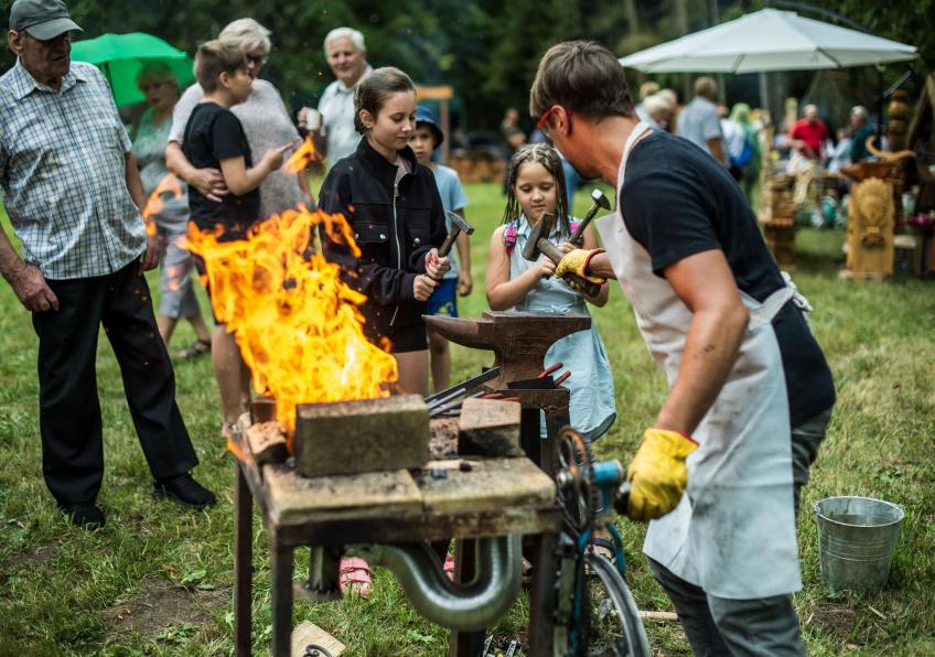 Dirvonėnuose šurmuliavo XXIII Senųjų amatų šventė