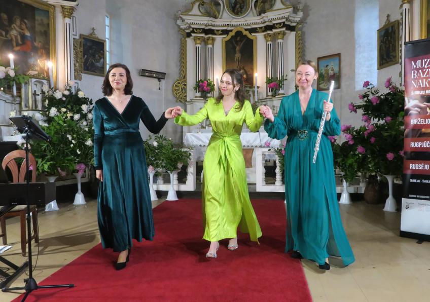 Tęsiasi projektas „Muzikinės bažnyčių naktys Šiaulių rajone“