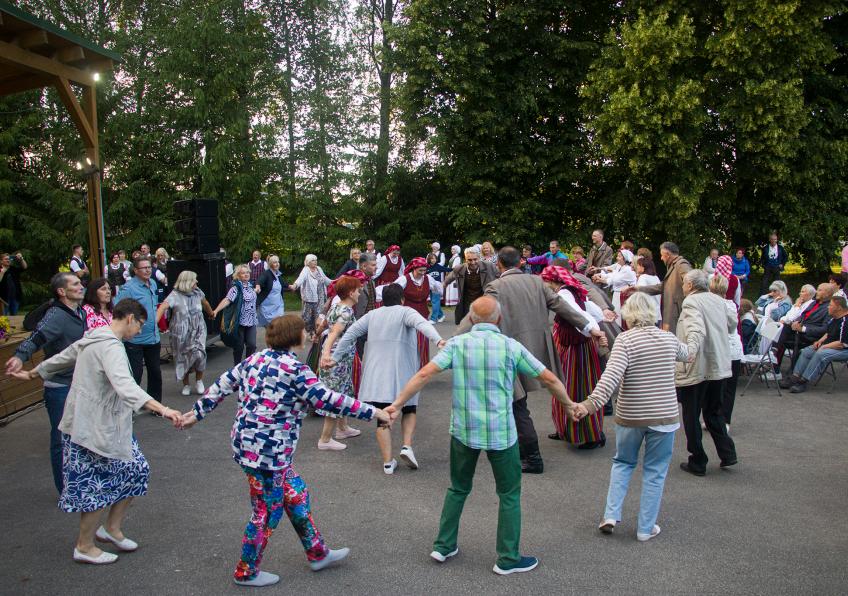 III – oji regioninė liaudiškos muzikos šventė „Oi tai buvo vakarai vakarai“ Meškuičiuose