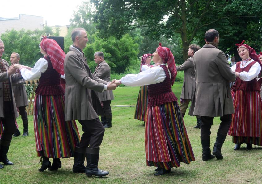 Vėluojanti šiluma į Šiaulių rajoną atkeliavo per šventės „Ginkūnų vasara“ vartus