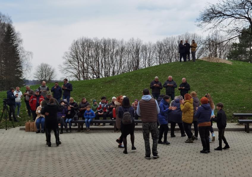 ,,Pavasario šauktuvės - paukščių įkurtuvės,, Briduose