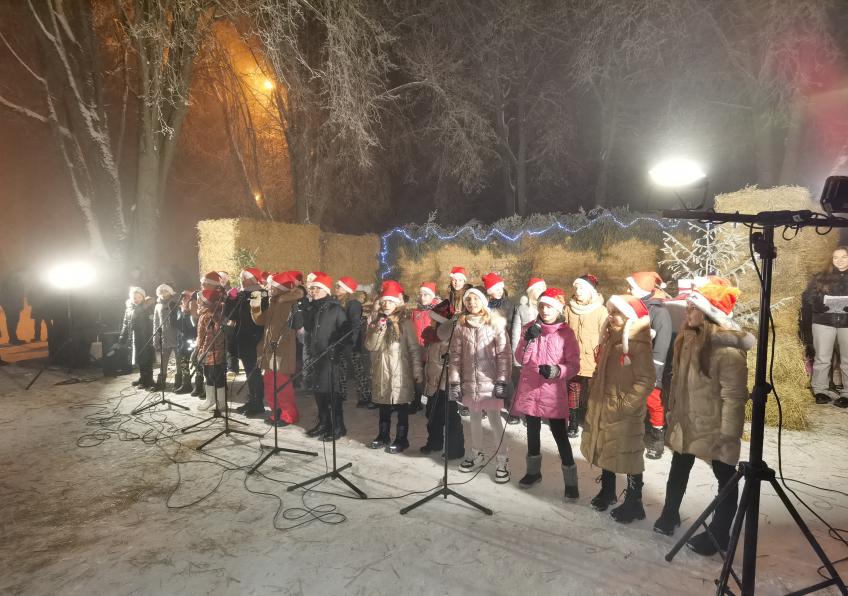 Kalėdų eglės įžiebimo šventė Gruzdžiuose