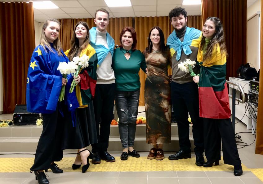 Dovana mamoms – gražiausių ukrainietiškų dainų koncertas „Ukrainos garsai“