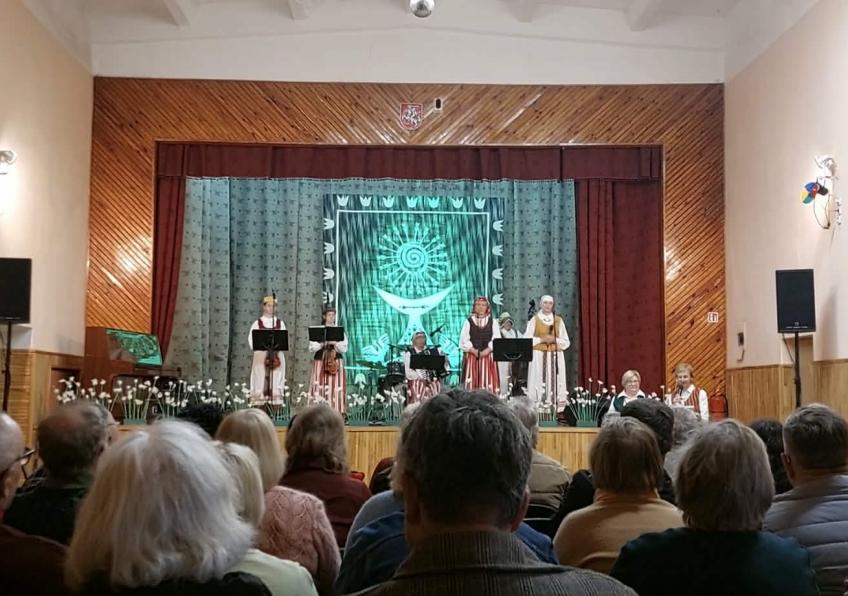 Kapela "Švedė" dalyvavo Radviliškio r. vykusioje II -ojoje Respublikinėje kapelų šventėje  ,Mūsų dienos kaip šventė"